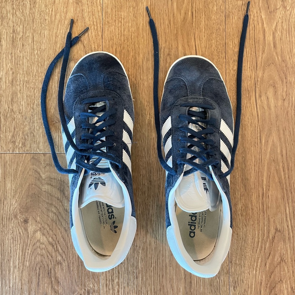 Adidas Gazelle Navy and White Shoes - Picture 2 of 5